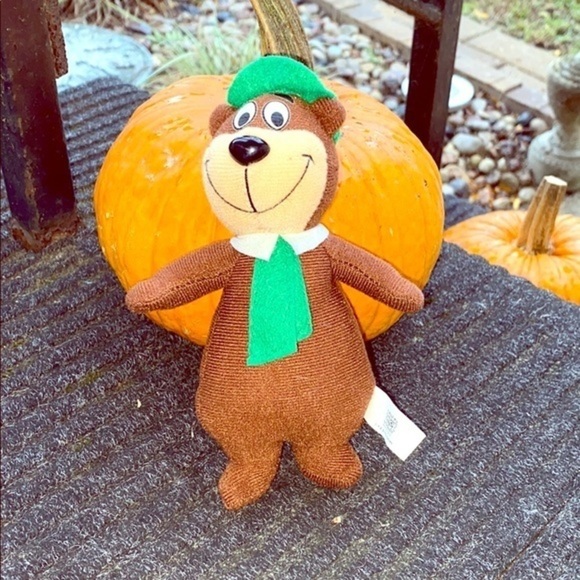 Vintage 2000 Mini Yogi Bear Dairy Queen Plush - Picture 2 of 6